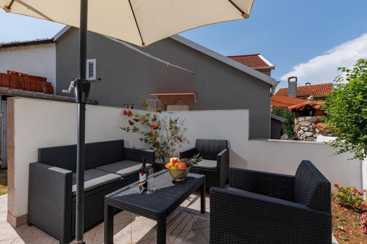 Charming Studio With Hot Tube, Terrace, Barbecue And Garden Kraljevica Extérieur photo