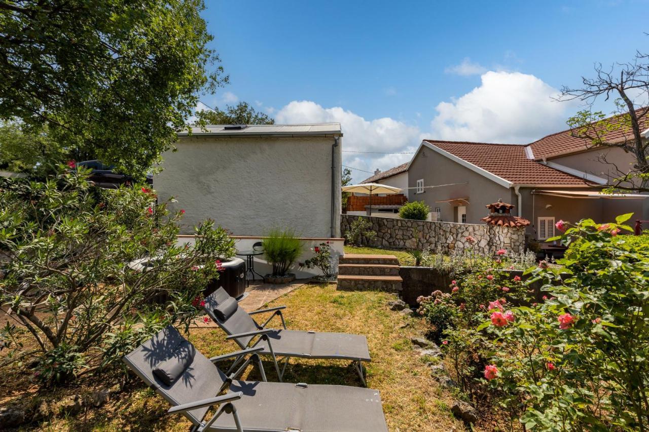 Charming Studio With Hot Tube, Terrace, Barbecue And Garden Kraljevica Extérieur photo