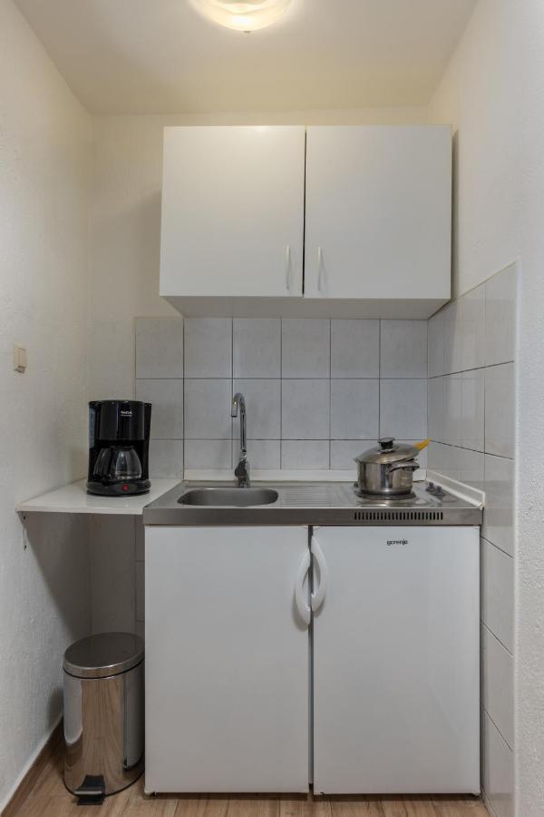 Charming Studio With Hot Tube, Terrace, Barbecue And Garden Kraljevica Extérieur photo