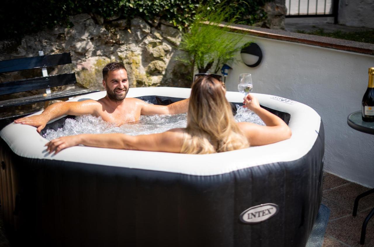 Charming Studio With Hot Tube, Terrace, Barbecue And Garden Kraljevica Extérieur photo