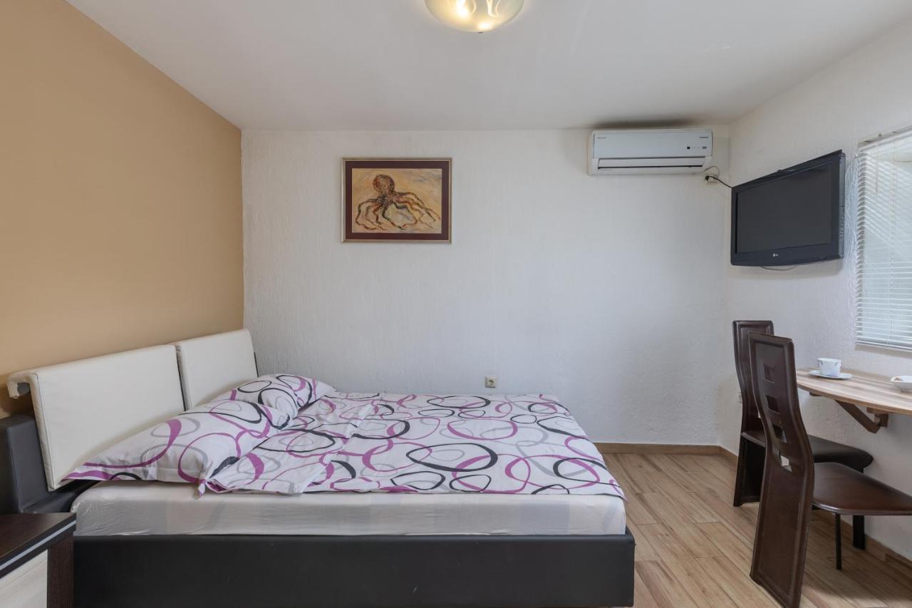 Charming Studio With Hot Tube, Terrace, Barbecue And Garden Kraljevica Extérieur photo